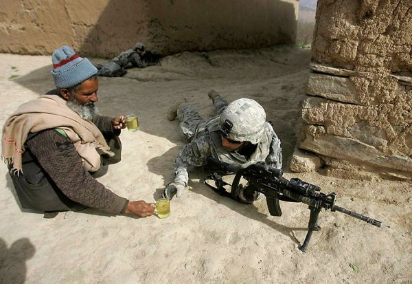 Die besten 100 Bilder in der Kategorie allgemein: soldat, zivilist