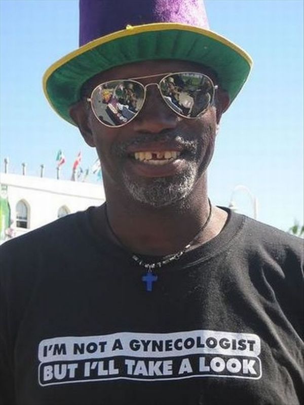 Die besten 100 Bilder in der Kategorie t-shirt_sprueche: I am not a Gynecologist but i will take a look