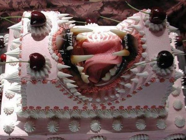 Die besten 100 Bilder in der Kategorie nahrung: VerrÃ¼ckter Kuchen - Raubtier-Gebiss Kuchen
