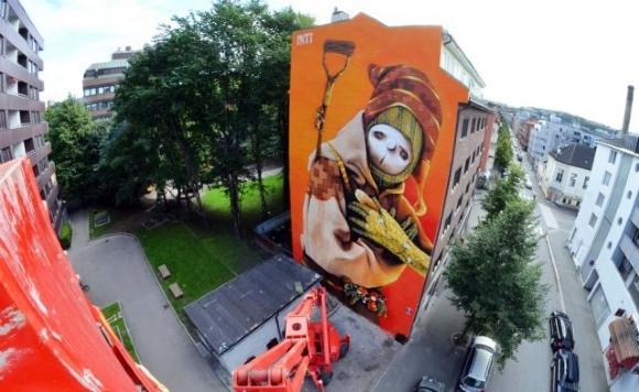 Die besten 100 Bilder in der Kategorie graffiti: Haushohes Pop-Art Grafitti