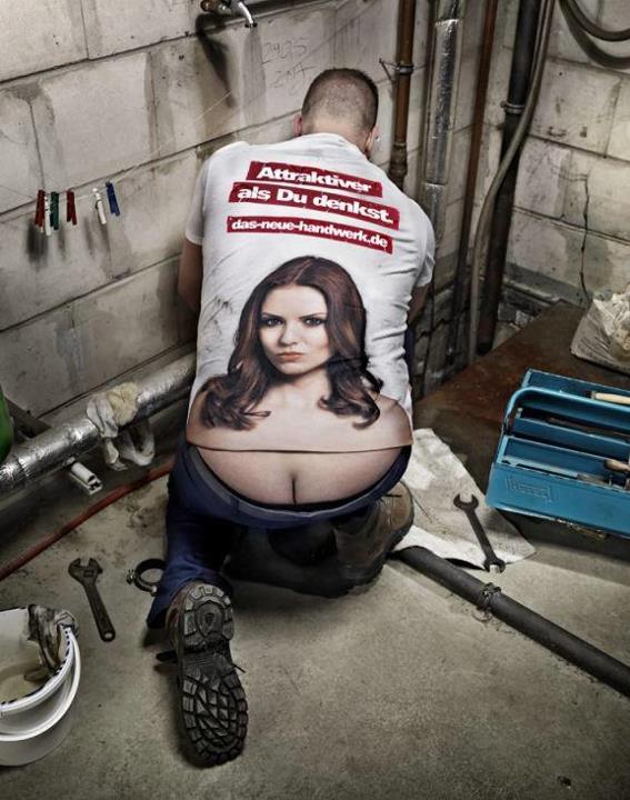 Die besten 100 Bilder in der Kategorie t-shirt_sprueche: Bauarbeiter-Dekolletee Werbung