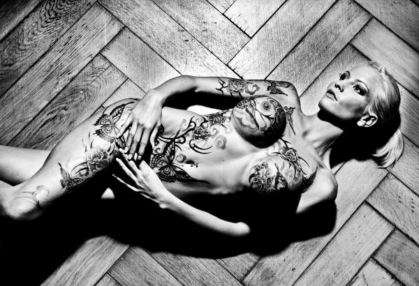 Intim tattoo frau Feminine Tattoos
