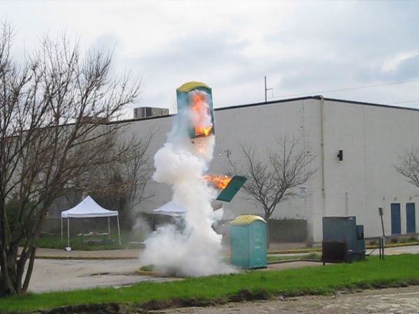 Die besten 100 Bilder in der Kategorie explosionen: Dixie-Raketen-Start - Toillette in die Luft sprengen