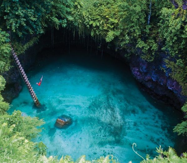 Die besten 100 Bilder in der Kategorie natur: Traumhafte BadekulisseTÃ¼rkisfarbenes Wasserloch