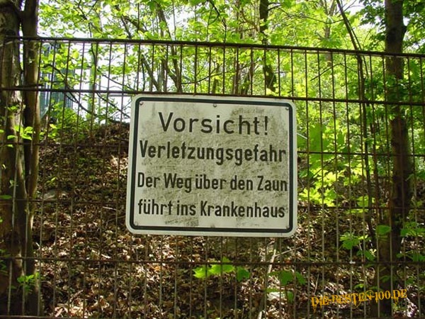 Die besten 100 Bilder in der Kategorie schilder: Vorsicht-Schild. Der Weg fÃ¼hrt ins Krankenhaus