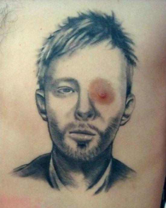 Die besten 100 Bilder in der Kategorie lustige_tattoos: Brustwarzen Auge Tattoo
