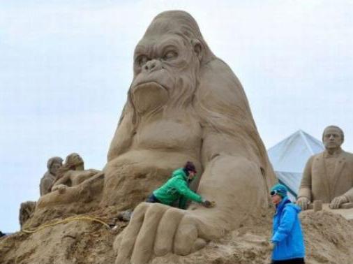 Die besten 100 Bilder in der Kategorie sand_kunst: King Kong Sand Sculpture