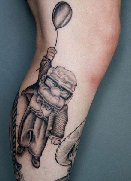 Die besten 100 Bilder in der Kategorie lustige_tattoos: Disneys OBEN Tattoo in Schwarz/Weiss