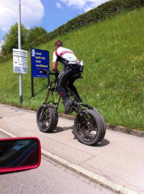 Die besten 100 Bilder in der Kategorie fahrraeder: Mit einem normalen Mountainbike kanns jeder. 3 in 1 Mountainbike fÃ¼r extremen Downhill.