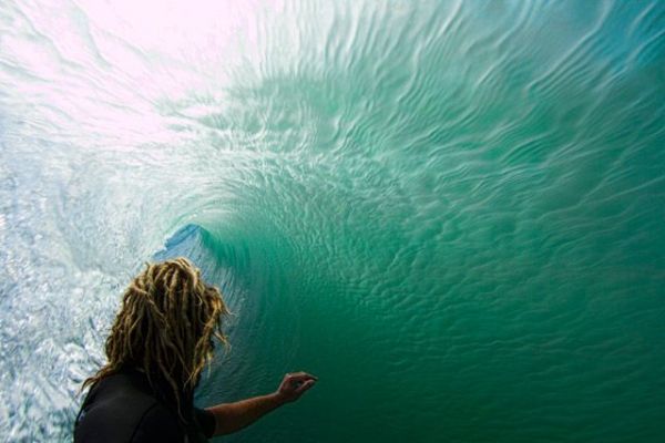 Die besten 100 Bilder in der Kategorie fische_und_meer: Surfer Welle