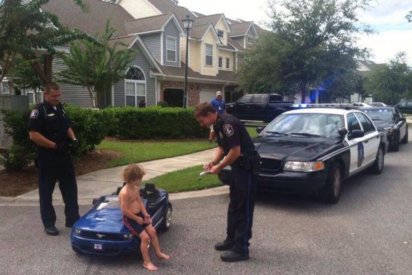 Die besten 100 Bilder in der Kategorie kinder: Polizeikontrolle