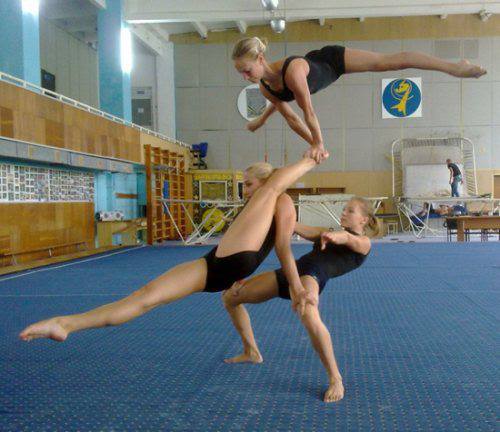 Die besten 100 Bilder in der Kategorie sport: Akrobatik Figur