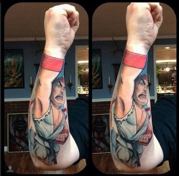 Die besten 100 Bilder in der Kategorie lustige_tattoos: Superhelden Faust Tattoo