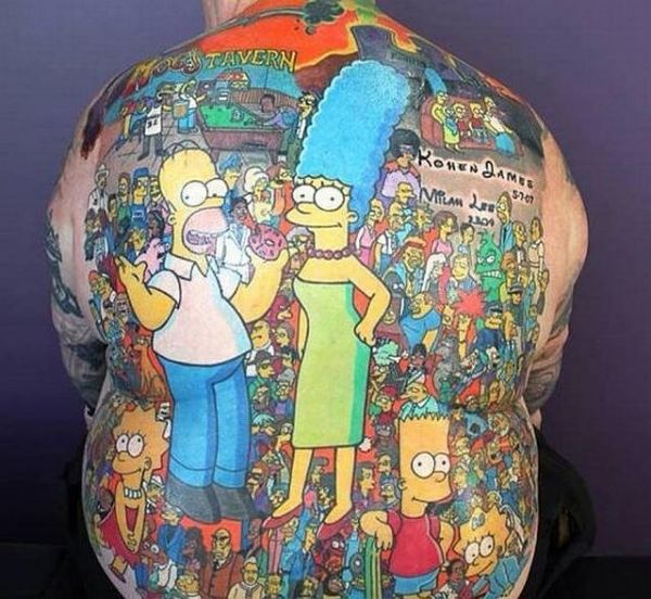 Die besten 100 Bilder in der Kategorie lustige_tattoos: RÃ¼cken Tattoo, Simpsons, Homer, Bart, Lisa, Maggy, Marge