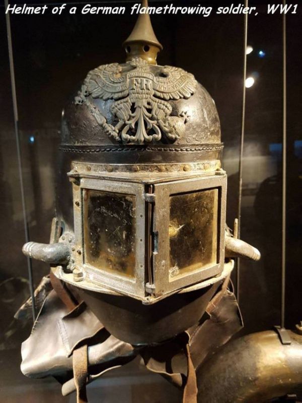 Flammenwerfer, Helm, Weltkrieg