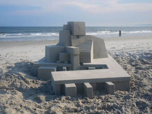 Die besten 100 Bilder in der Kategorie sand_kunst: Moderne Sandburg, Bauhaus, Design