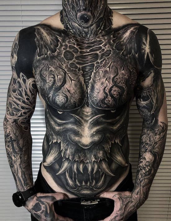 Die besten 100 Bilder in der Kategorie horror_tattoos: Teufel, DÃ¤mon, Brust, Bauch, Hals, Tattoo, Horror