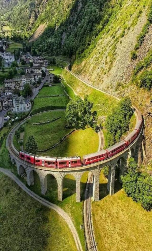 Die besten 100 Bilder in der Kategorie zuege: Modeleisenbahn, Zug, ZÃ¼ge, BrÃ¼cke, Viadukt