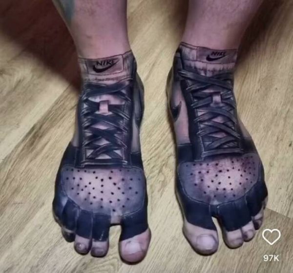 Die besten 100 Bilder in der Kategorie lustige_tattoos: Schuhe, Tattoo, FÃ¼Ãe, optische TÃ¤uschung, Nike