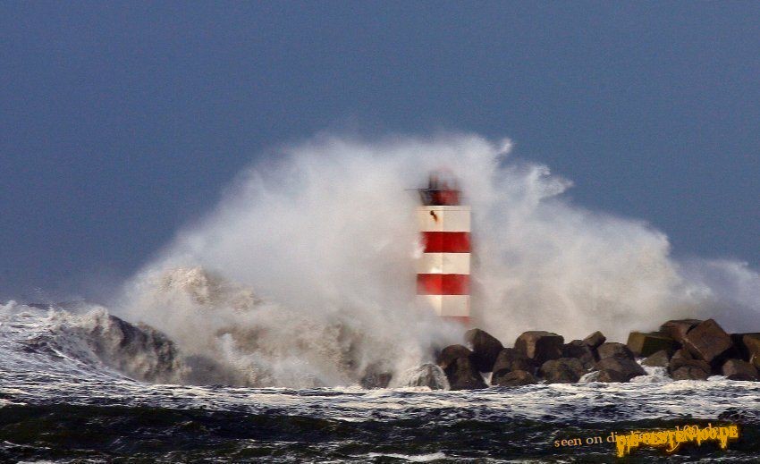 Die Besten 100 Bilder In Vielen Kategorien Natur Wellen Um Leuchtturm