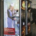 Die besten Bilder in der Kategorie werbung: Werbung auf Kaffee-Automat