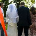 The Best Pics:  Position 7 in  - Funny  : Grabscht während seiner eigenen Hochzeit