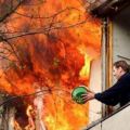 Die besten Bilder in der Kategorie schlimme_sachen: Feuer löschen - Netter Versuch