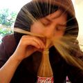 The Best Pics:  Position 17 in  - Funny  : Coke erfrischt durch die Nase!