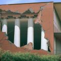 Die besten Bilder in der Kategorie strassenmalerei: Gebäudemalerei - 3D Säulen