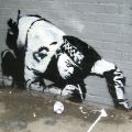 Die besten Bilder:  Position 159 in graffiti - Police-Officer zieht eine Line - Koks