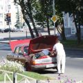 Die besten Bilder in der Kategorie unglaublich: Mann Liegt im Motorraum