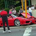 Die besten Bilder:  Position 14 in autos - Ferrari knutscht Mast
