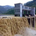 Die besten Bilder in der Kategorie natur: Stausee läuft über - Hochwasser