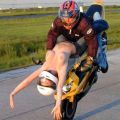 Die besten Bilder in der Kategorie motorraeder: Sexy Motorrad-Stunt