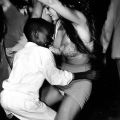 Die besten Bilder:  Position 56 in menschen - Junge tanzt mit Frau