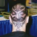 Die besten Bilder:  Position 60 in horror tattoos - Kopf auf Hinterkopf-Tattoo