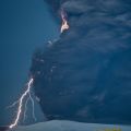 Die besten Bilder in der Kategorie wolken: Vulkan-Asche-Wolke mit Blitz