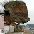 Die besten Bilder in der Kategorie natur: Felsblock steht wohl nicht mehr lange