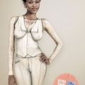 Die besten Bilder:  Position 32 in bodypainting - White suit on Black Women Bodypainting