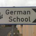 Die besten Bilder:  Position 3 in schilder - Heil Schüler Deutsche Schule Schild - German School Nazi Sign