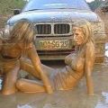 The Best Pics:  Position 480 in  - Funny  : Frauen bleiben mit Auto im Schlamm stecken