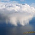 Die besten Bilder in der Kategorie wolken: Big Raining Cloud over Sea
