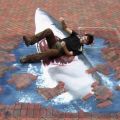 Die besten Bilder in der Kategorie strassenmalerei: Hai Angriff in Fussgängerzone