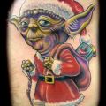 Die besten Bilder:  Position 45 in lustige tattoos - Master Santa-Yoda Christmas Tattoo