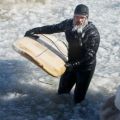 Die besten Bilder:  Position 40 in mÄnner - Chuck Norris beim Surfen - Polar Surfin - Hang Ice