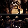 Die besten Bilder:  Position 2 in menschen - Demo-Kind schenkt Polizist ein Luftballon-Herz
