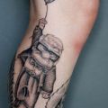 Die besten Bilder in der Kategorie lustige_tattoos: Disneys OBEN Tattoo in Schwarz/Weiss