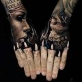Die besten Bilder in der Kategorie coole_tattoos: Illusion, Finger, Kerzen, Gesicht, Totenkopf
