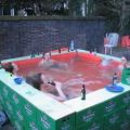 Die besten Bilder in der Kategorie clever: Pool aus Bierkästen
