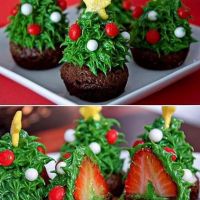 Christmas Tree Strawberry Cookies